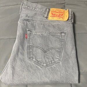 Men’s 501 button fly jeans.  40x30